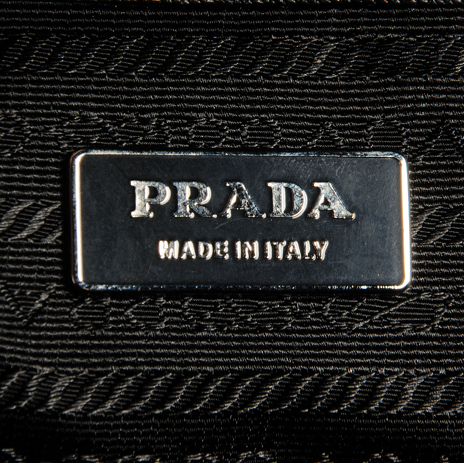 prada saffiano travel nero