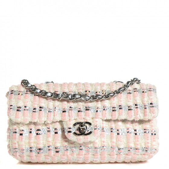 chanel boucle bag