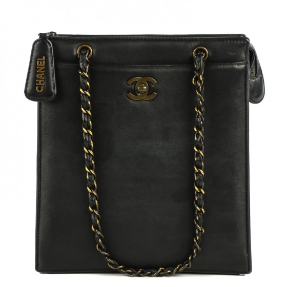 chanel black lambskin shoulder bag