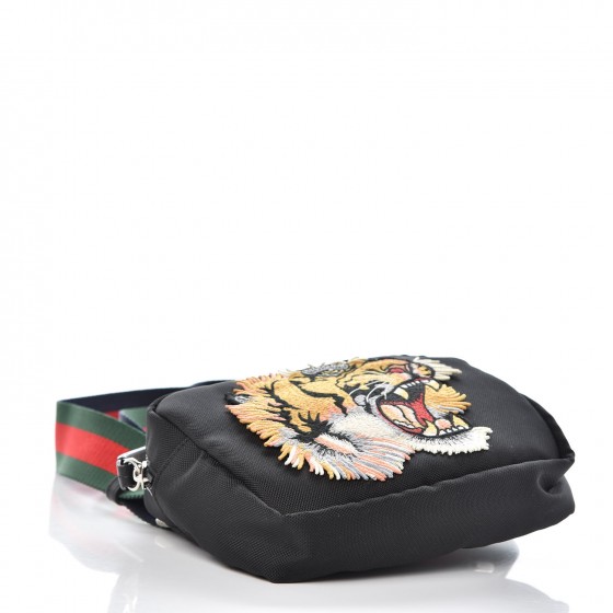 gucci tiger shoulder bag