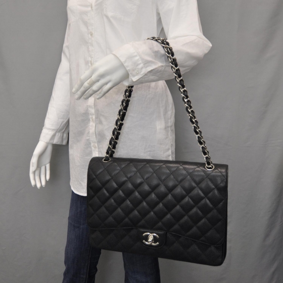 CHANEL Caviar Quilted Maxi Double Flap Black 33398