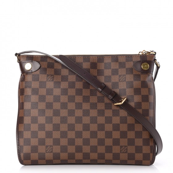 Lightweight and sophisticated, the Louis Vuitton Trio Messenger