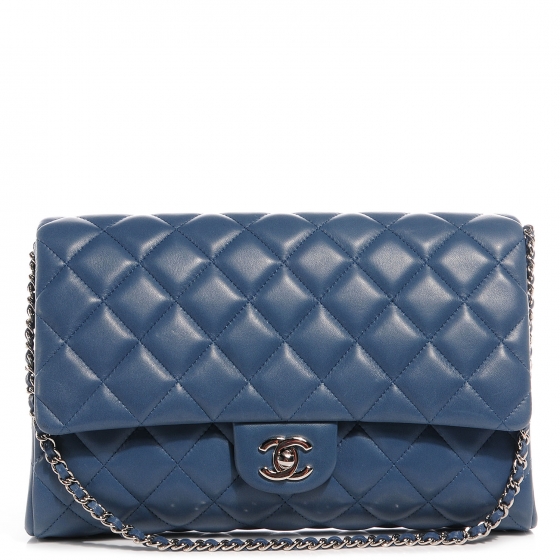 chanel flap clutch with chain