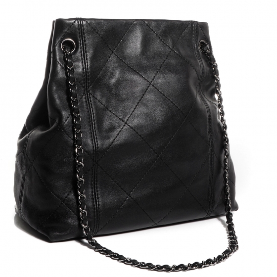 chanel black lambskin shoulder bag