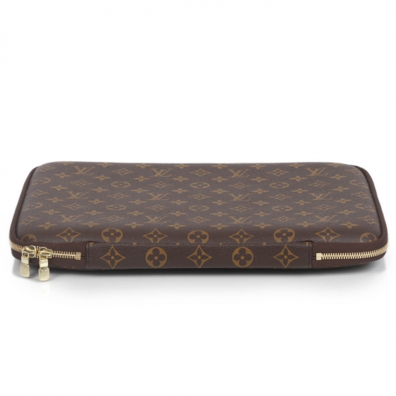 LOUIS VUITTON Monogram 13 in Laptop Sleeve 24823