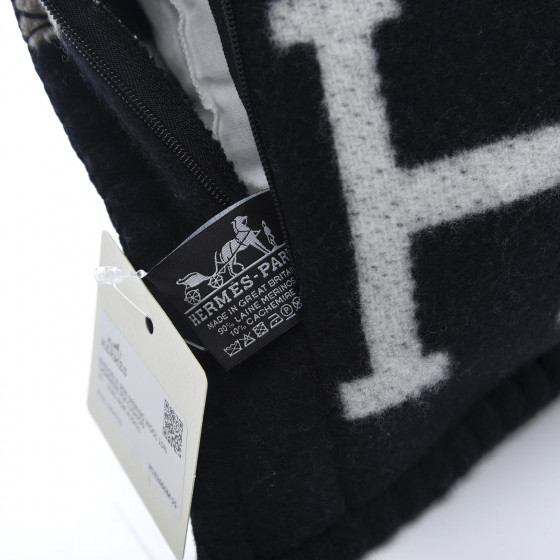 HERMES Wool Cashmere Avalon III Pillow PM Ecru Black ...