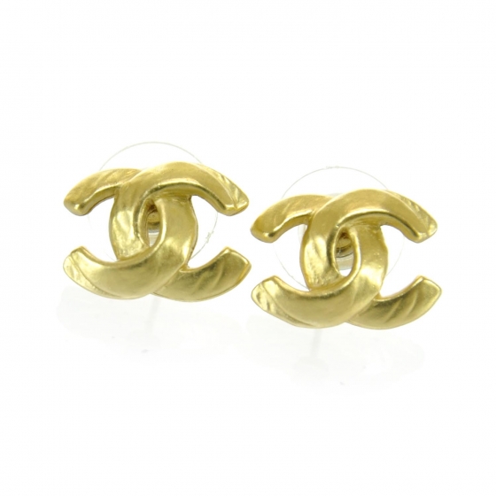 CHANEL CC Logo Earrings Gold 29342 | FASHIONPHILE