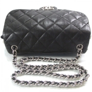 chanel black lambskin bag chunky chain price