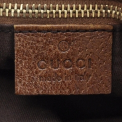 gucci logo plaque bamboo handle shoulder bag