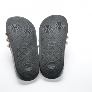 bottom of gucci slides