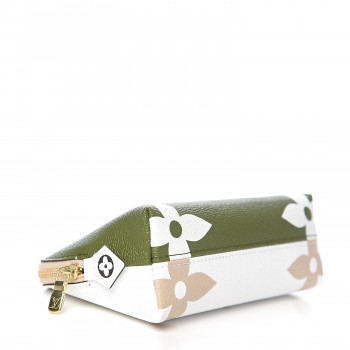 LOUIS VUITTON Monogram Giant Escale Cosmetic Pouch Pastel 528208